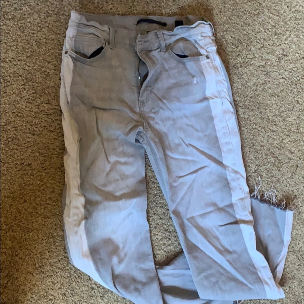 Cropped gray jeans